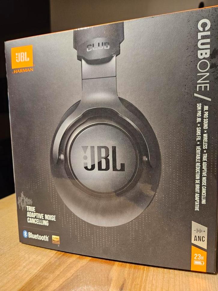 JBL CLUB ONE in nieuwstaat, Audio, Tv en Foto, Hoofdtelefoons, Zo goed als nieuw, Op oor (supra aural), Overige merken, Draadloos