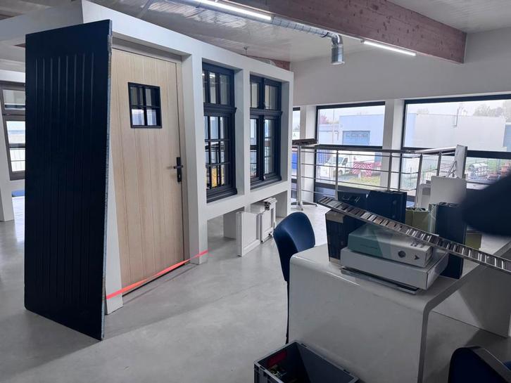 Vacature: Plaatser Ramen & Deuren (Vakman/Vrouw), Vacatures, Vacatures | Bouwnijverheid, Vanaf 3 jaar, Vast contract, 33 - 40 uur