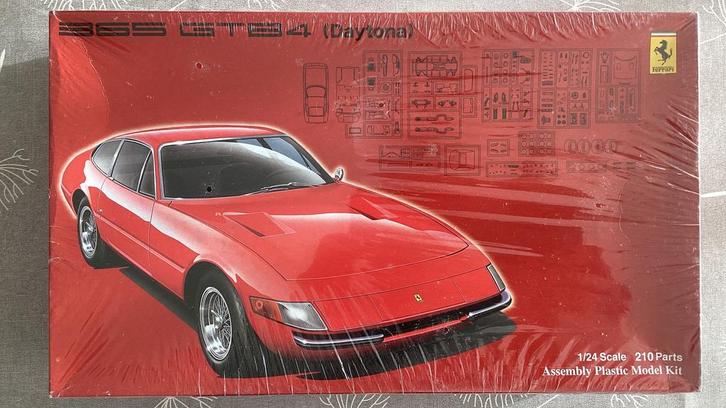 Fujimi 365 GTB4 Daytona (Enthusiasts Model) modelbouw kit, Hobby & Loisirs créatifs, Modélisme | Voitures & Véhicules, Comme neuf