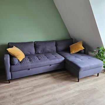 Grey classic sofa beschikbaar voor biedingen