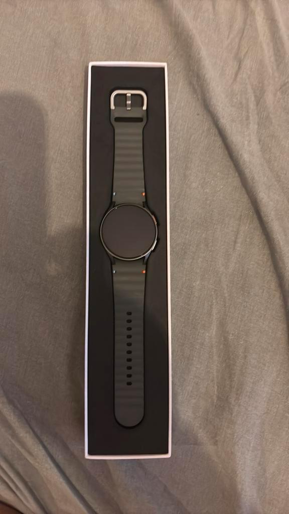 Samsung Galaxy Watch7 originele doos en oplader, Telecommunicatie, Wearable-accessoires, Oplader, Ophalen