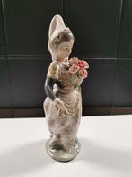 Valencia girl with flowers. Lladro. Juan Huerta, Ophalen of Verzenden