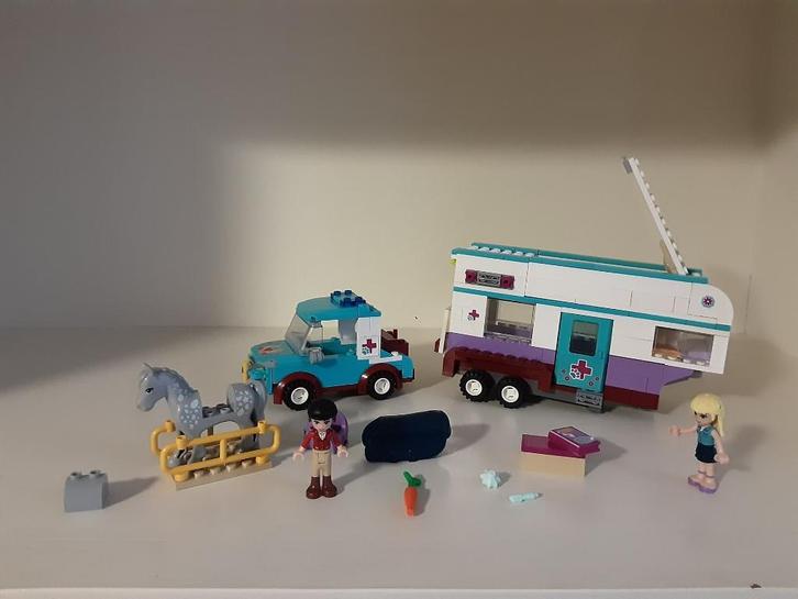 Lego Friends paardentrailer en dokter, Kinderen en Baby's, Speelgoed | Duplo en Lego, Zo goed als nieuw, Lego, Complete set, Ophalen of Verzenden
