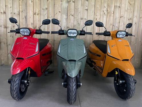 Lambretta X300 SR NIEUW DIRECT LEVERBAAR!, Motoren, Motoren | Overige merken, Bedrijf, Scooter, Ophalen
