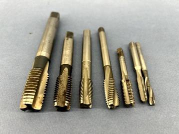 Assortiment draad tappen beschikbaar voor biedingen