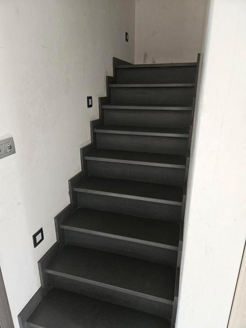 Trap in zwarte composiet, Doe-het-zelf en Bouw, Ladders en Trappen, Gebruikt, Trap, Ophalen