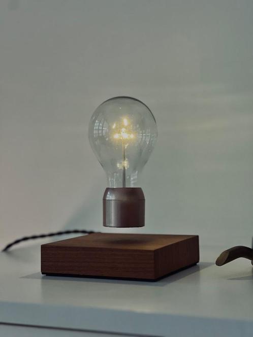 Flyte Lamp (Zo goed als nieuw), Huis en Inrichting, Lampen | Tafellampen, Zo goed als nieuw, Minder dan 50 cm, Glas, Hout, Ophalen