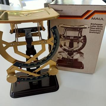 Bilateral vintage brievenweegschaal van Jakob Maul met doos beschikbaar voor biedingen