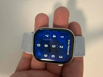 Apple Watch Series 10 46mm Argent + bracelet gris beschikbaar voor biedingen