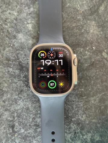 Apple Watch ultra 2 titanium 49 mm met snavel, Handtassen en Accessoires, Smartwatches, IOS, Ophalen of Verzenden, Zo goed als nieuw