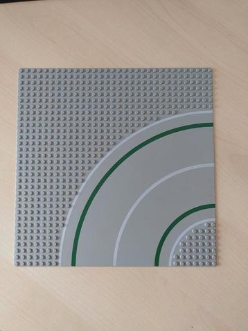 Plaque grise LEGO route virage avec trottoirs, Enlèvement ou Envoi, Comme neuf, Lego