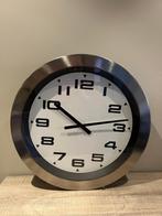 Stijl volle RVS wandklok, Huis en Inrichting, Ophalen, Zo goed als nieuw, Analoog, Wandklok
