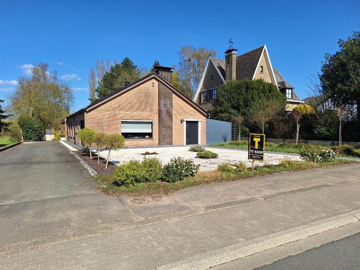 Instapklare bungalow met zwembad op 21a. EPC C, Immo, Huizen en Appartementen te koop, Provincie Oost-Vlaanderen, 1500 m² of meer