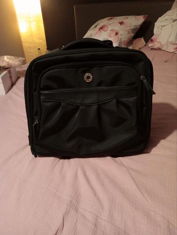 Malette pour travailler sur roulettes
