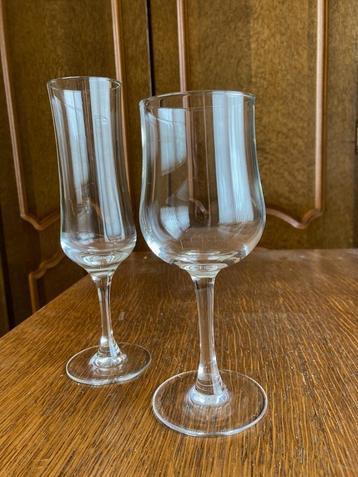 Mooie champagne- en wijnglazen ARCOROC. Perfecte staat, Enlèvement ou Envoi, Comme neuf, Verre, Verre ou Verres