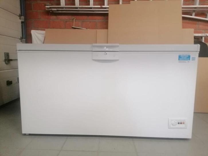 Diepvrieskist (zeer proper, zeer groot 451 liter), Elektronische apparatuur, Vriezers en Diepvrieskisten, Zo goed als nieuw, Vrijstaand