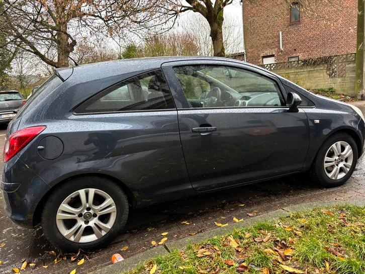 Opel corsa D, Auto's, Opel, Corsa, Diesel, Euro 4, Overige carrosserie, 4 deurs, Handgeschakeld, Blauw, Zwart, Overige bekleding