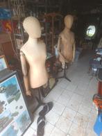 2 magnifiques mannequins en bois sur un support en fer, Enlèvement ou Envoi