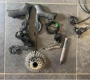SHIMANO DURA-ACE R9270 di2 12speed beschikbaar voor biedingen