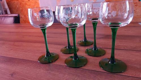 Lot 6 beaux verres à vin blanc d'Alsace., Verzamelen, Glas en Drinkglazen, Zo goed als nieuw, Ophalen
