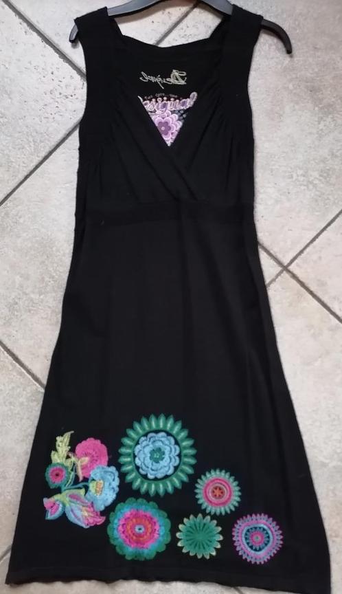 Huit robes Desigual manches courtes Taille : S, Kleding | Dames, Jurken, Gedragen, Maat 36 (S), Overige kleuren, Boven de knie