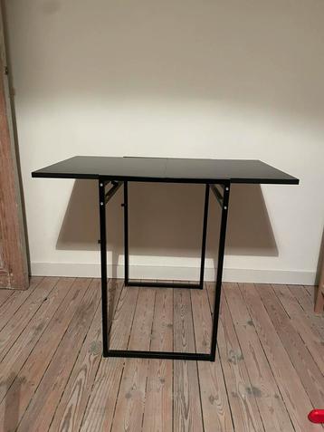 Zwarte 1-2 persoonstafel (model: Moddus) beschikbaar voor biedingen
