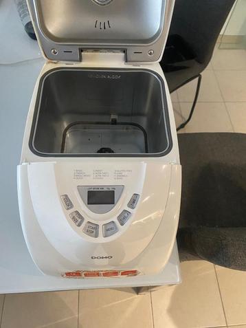 Brood machine + snijmachine  beschikbaar voor biedingen