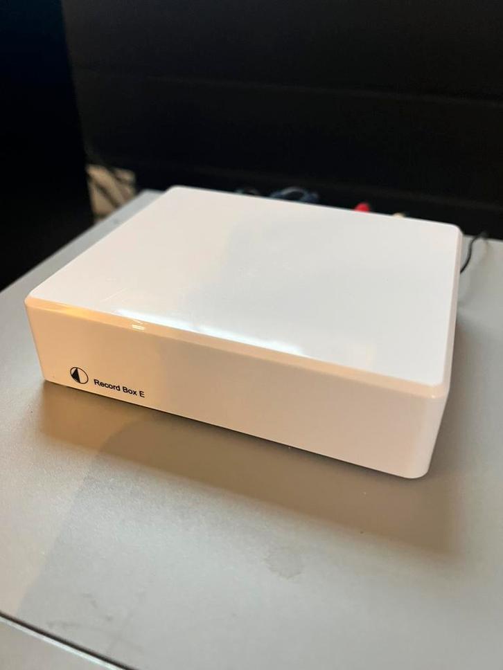 Préamplificateur phono Pro-ject record box E, TV, Hi-fi & Vidéo, Tourne-disques, Comme neuf, Enlèvement ou Envoi