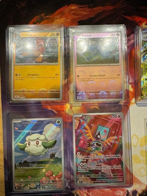White flare black bolt hits, Hobby en Vrije tijd, Verzamelkaartspellen | Pokémon, Nieuw, Meerdere kaarten, Foil, Ophalen