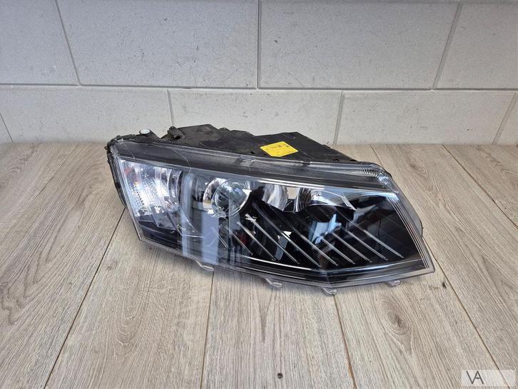 Skoda Octavia 2012 - 2016 koplamp xenon rechts 5e0941018B, Auto-onderdelen, Verlichting, Skoda, Gebruikt, Ophalen of Verzenden