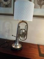 Tafellamp met instrument, Ophalen