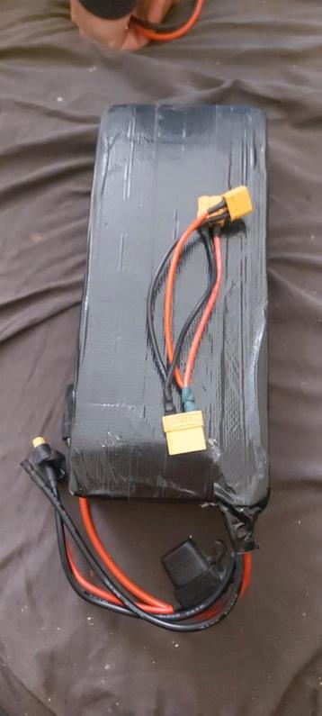 Batterie externe 48V  beschikbaar voor biedingen