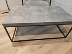 Table de salon basse design pied métal noir effet béton, Maison & Meubles, Tables | Tables de salon, Enlèvement, Métal