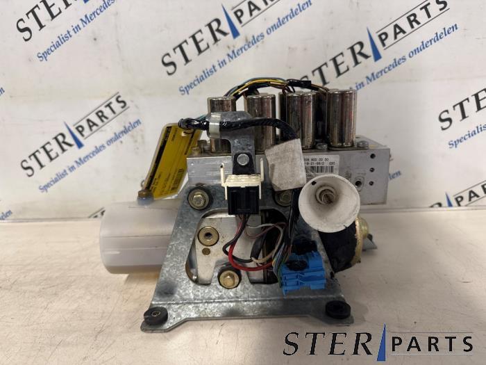 Cabriodak Motor van een Mercedes CLK, Auto-onderdelen, Elektronica en Kabels, Mercedes-Benz, Gebruikt, 3 maanden garantie, Ophalen of Verzenden