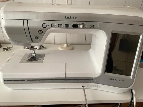 Brother borduur en naaimachine V5, Hobby en Vrije tijd, Borduren en Borduurmachines, Zo goed als nieuw, Borduurmachine, Machineborduren
