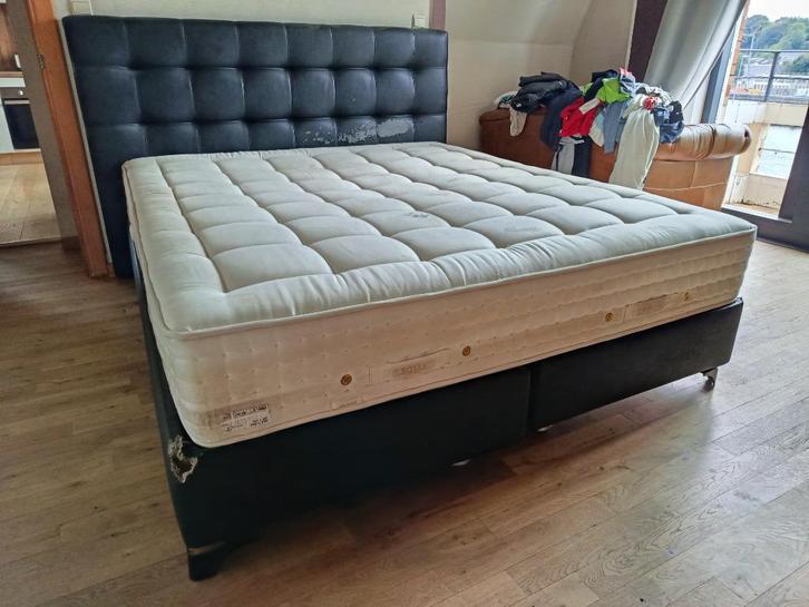 BOXSPRINGBED GOLD FYLDS, Huis en Inrichting, Slaapkamer | Boxsprings, Gebruikt, 180 cm, 210 cm, Twijfelaar, Zwart, Ophalen