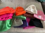 10 mutsen  en 3 leuke sjaals, Kleding | Dames, Mutsen, Sjaals en Handschoenen, Ophalen of Verzenden, Zo goed als nieuw, Muts
