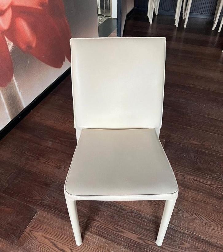 48x skai witte stapelbaar bar horeca cafe lot partij, Zakelijke goederen, Horeca | Food, Ophalen of Verzenden