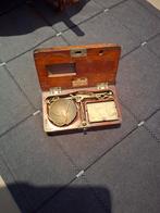 Antiek weegschaaltje, Enlèvement