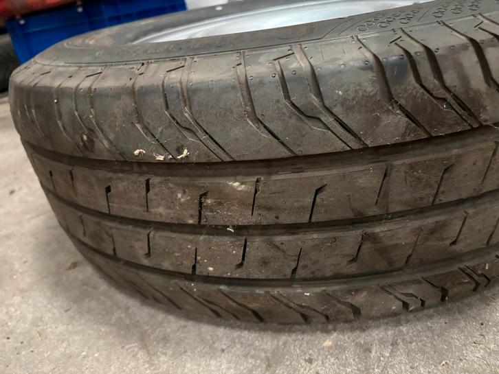 1 Roue Mercedes 235/65/16 115/113R, Autos : Pièces & Accessoires, Pneus & Jantes, Pneu(s), Enlèvement