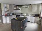 keuken met eiland en toestellen, Huis en Inrichting, Keuken | Complete keukens, Ophalen, Gebruikt, Hoekkeuken, Graniet of Steen