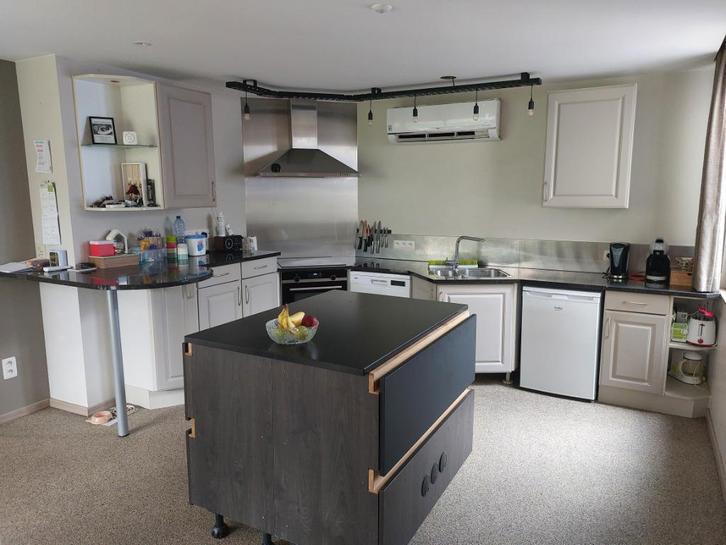 keuken met eiland en toestellen, Huis en Inrichting, Keuken | Complete keukens, Gebruikt, Hoekkeuken, Grijs, Graniet of Steen
