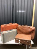 lot 4 oude koffers, Bijoux, Sacs & Beauté, Sacs | Sacs de voyage & Petits Sacs de voyage, Brun, 55 à 75 cm, Enlèvement, Utilisé