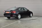 (1YTG355) Skoda Superb, Auto's, Skoda, Voorwielaandrijving, Stof, Zwart, Bedrijf