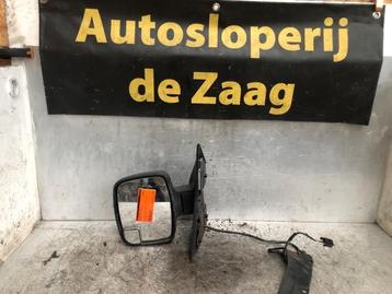 Buitenspiegel links van een Mercedes Vito beschikbaar voor biedingen