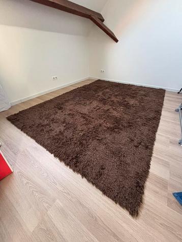 Tapijt bruin 2m x 2m85 beschikbaar voor biedingen