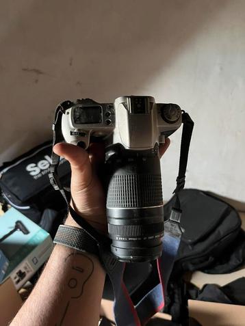 Analoge Canon EOS500 camera MET Canon zoomlens beschikbaar voor biedingen