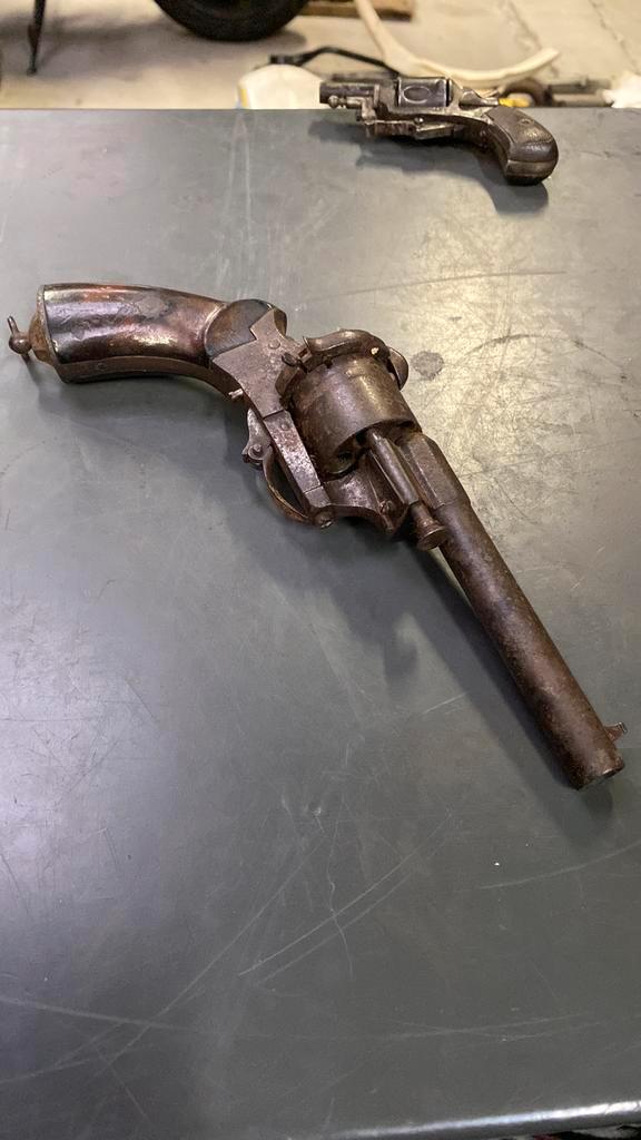 Tres vieux pistolet 19eme siecle, Verzamelen, Militaria | Algemeen, Ophalen of Verzenden