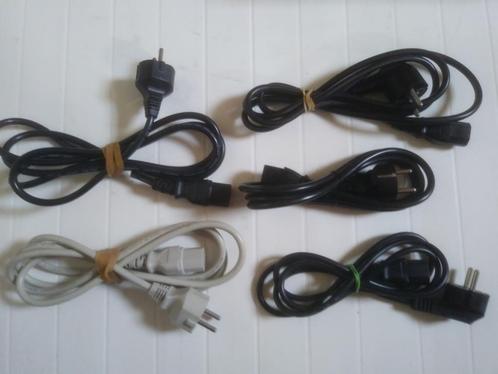 netsnoer voedingskabel stroomkabel C13 aansluiting, Doe-het-zelf en Bouw, Elektriciteit en Kabels, Zo goed als nieuw, Kabel of Snoer
