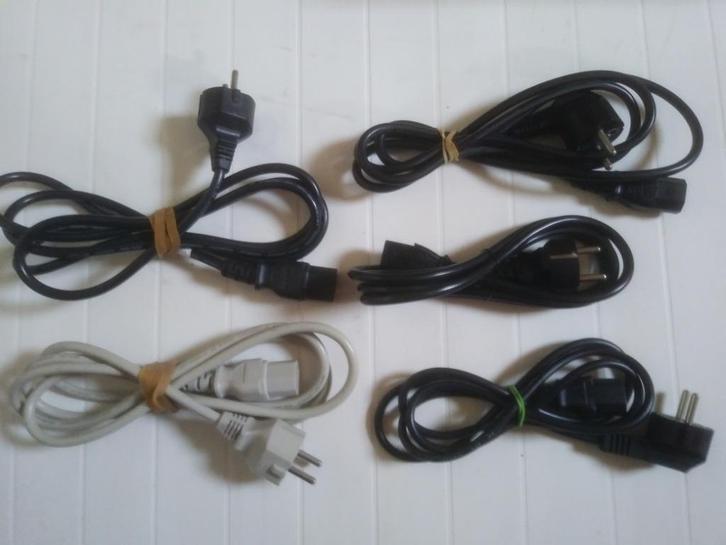 netsnoer voedingskabel stroomkabel C13 aansluiting, Doe-het-zelf en Bouw, Elektriciteit en Kabels, Zo goed als nieuw, Kabel of Snoer